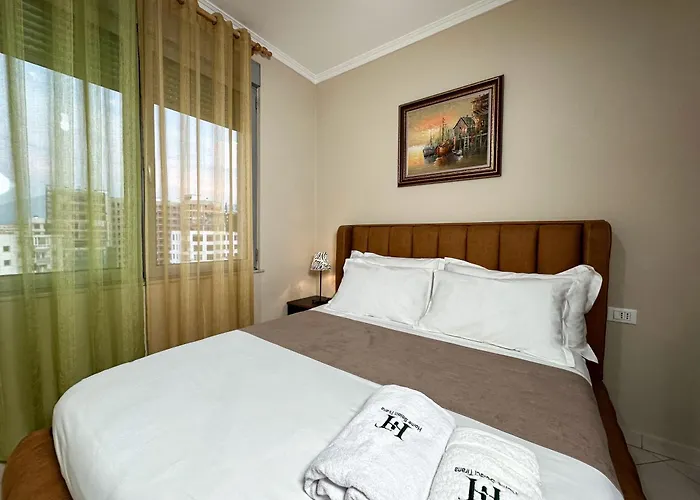 Select 4 Apartment